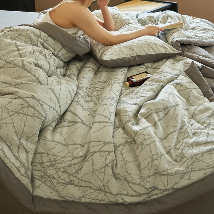 91家纺网 家纺一手货源 找家纺 晨曦家纺 2026春夏新款全棉纯棉水洗棉三层提花大豆夏被夏凉被空调被大豆夏被四件套 提花-树林灰