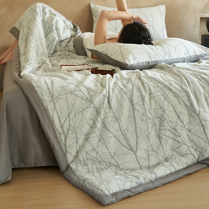 91家纺网 家纺一手货源 找家纺 晨曦家纺 2026春夏新款全棉纯棉水洗棉三层提花大豆夏被夏凉被空调被大豆夏被四件套 提花-树林灰