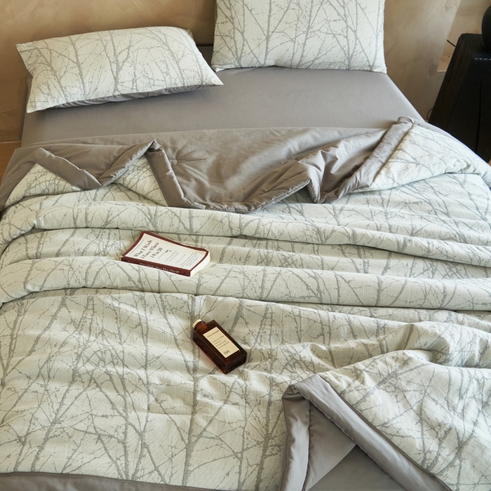 91家纺网 家纺一手货源 找家纺 晨曦家纺 2026春夏新款全棉纯棉水洗棉三层提花大豆夏被夏凉被空调被大豆夏被四件套 提花-树林灰