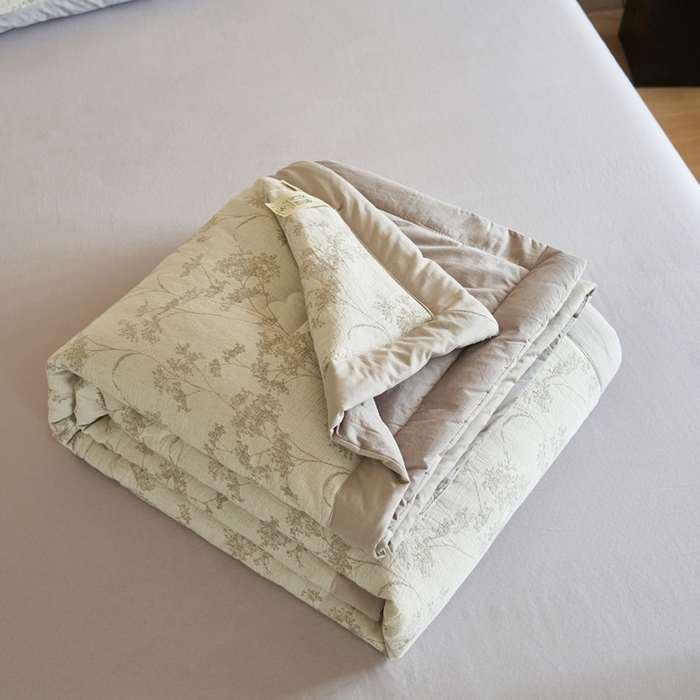 91家纺网 家纺一手货源 找家纺 晨曦家纺 2026春夏新款全棉纯棉水洗棉三层提花大豆夏被夏凉被空调被大豆夏被四件套 提花-枝繁咖