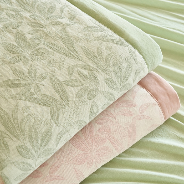 91家纺网 家纺一手货源 找家纺 晨曦家纺 2026春夏新款全棉纯棉水洗棉三层提花大豆夏被夏凉被空调被大豆夏被四件套 组合图仅供展示不可下单