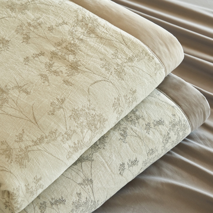 91家纺网 家纺一手货源 找家纺 晨曦家纺 2026春夏新款全棉纯棉水洗棉三层提花大豆夏被夏凉被空调被大豆夏被四件套 组合图仅供展示不可下单