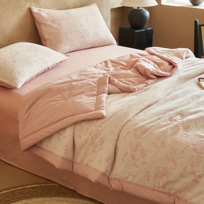 91家纺网 家纺一手货源 找家纺 晨曦家纺 2026春夏新款全棉纯棉水洗棉三层提花大豆夏被夏凉被空调被大豆夏被四件套 提花-枝繁豆沙