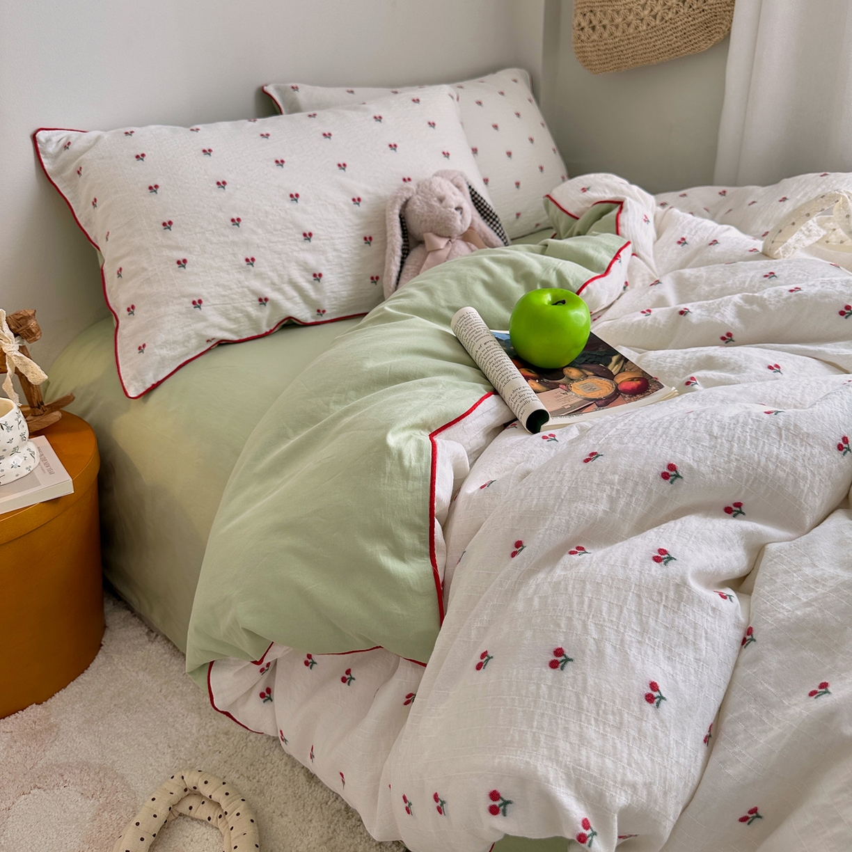 91家纺网 家纺一手货源 找家纺 艾咪-Amy ntmy 2026新款嵌条边全棉纯棉色织小提花四件套 嵌条款-樱桃