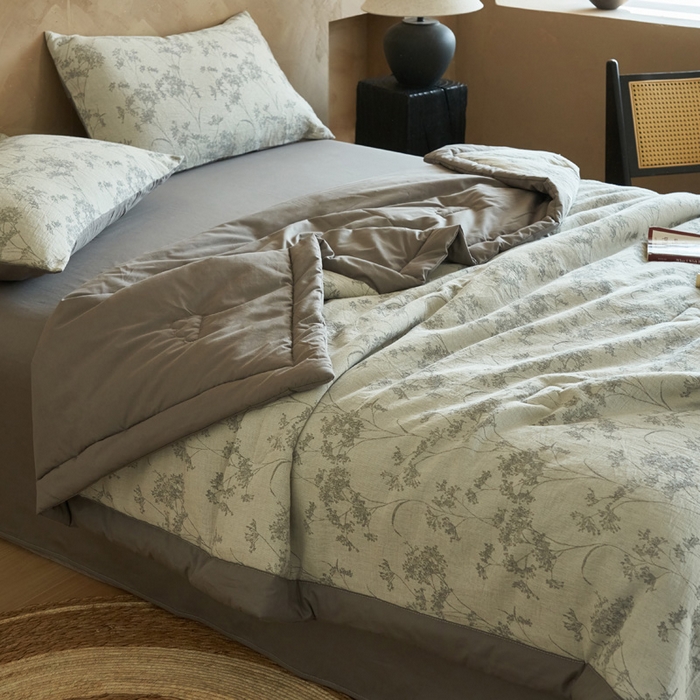 91家纺网 家纺一手货源 找家纺 晨曦家纺 2026春夏新款全棉纯棉水洗棉三层提花大豆夏被夏凉被空调被大豆夏被四件套 提花-枝繁灰