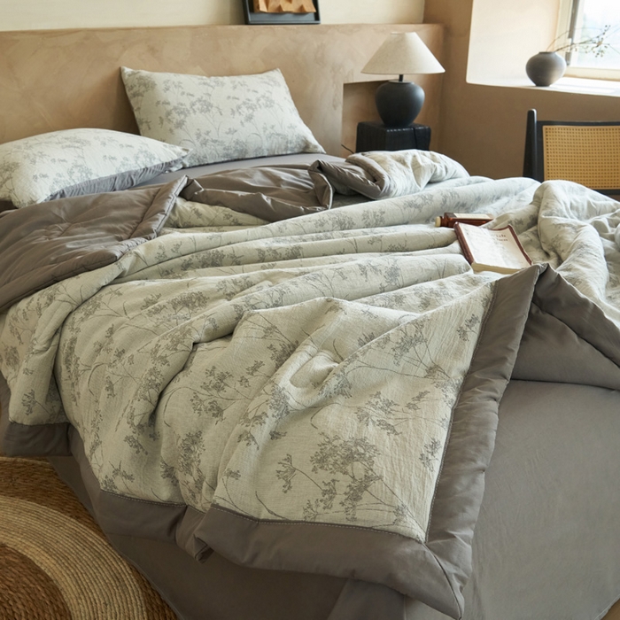 91家纺网 家纺一手货源 找家纺 晨曦家纺 2026春夏新款全棉纯棉水洗棉三层提花大豆夏被夏凉被空调被大豆夏被四件套 提花-枝繁灰