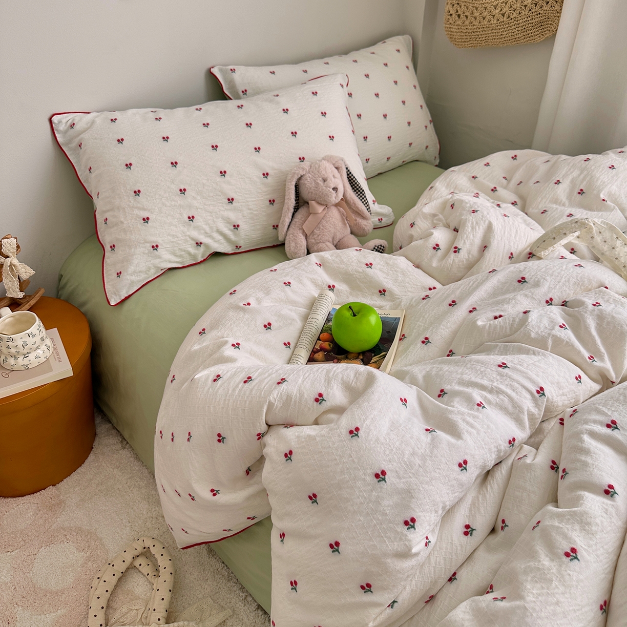 91家纺网 家纺一手货源 找家纺 艾咪-Amy ntmy 2026新款嵌条边全棉纯棉色织小提花四件套 嵌条款-樱桃