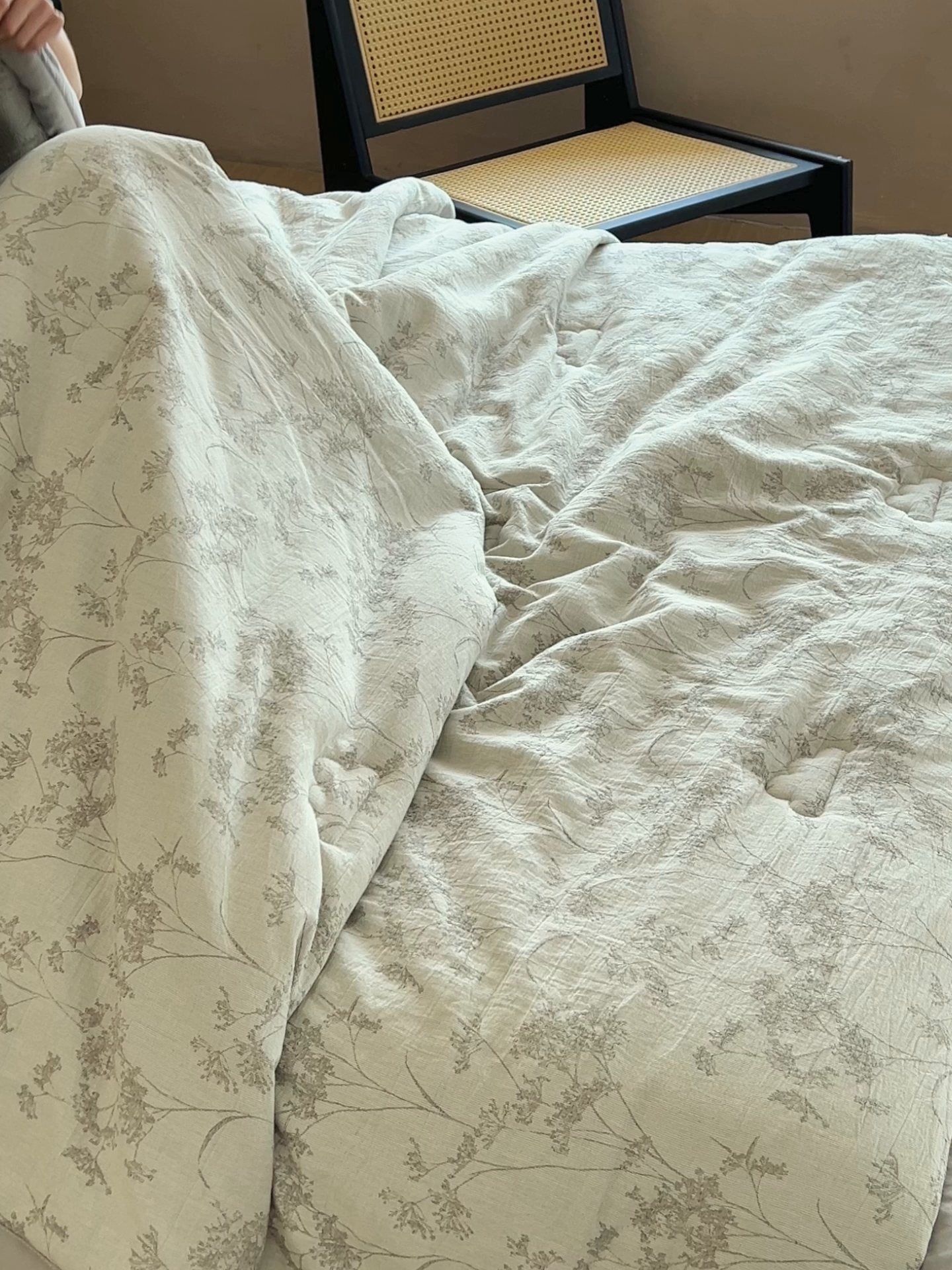 91家纺网 家纺一手货源 找家纺 晨曦家纺 2026春夏新款全棉纯棉水洗棉三层提花大豆夏被夏凉被空调被大豆夏被四件套 提花-枝繁咖