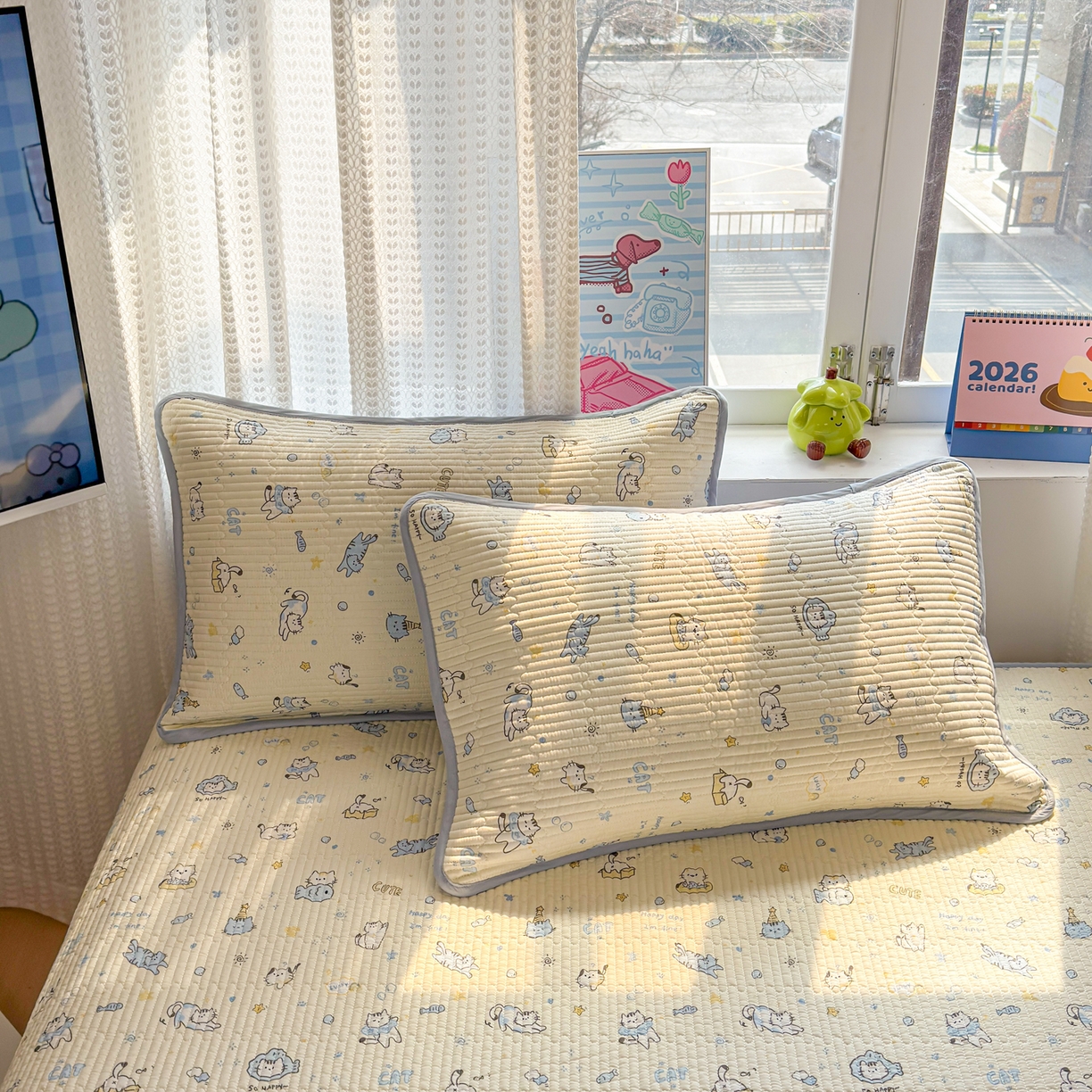 91家纺网 家纺一手货源 找家纺 雅萱家纺 2026新款双面全棉砂洗印花床盖三件套 可爱猫