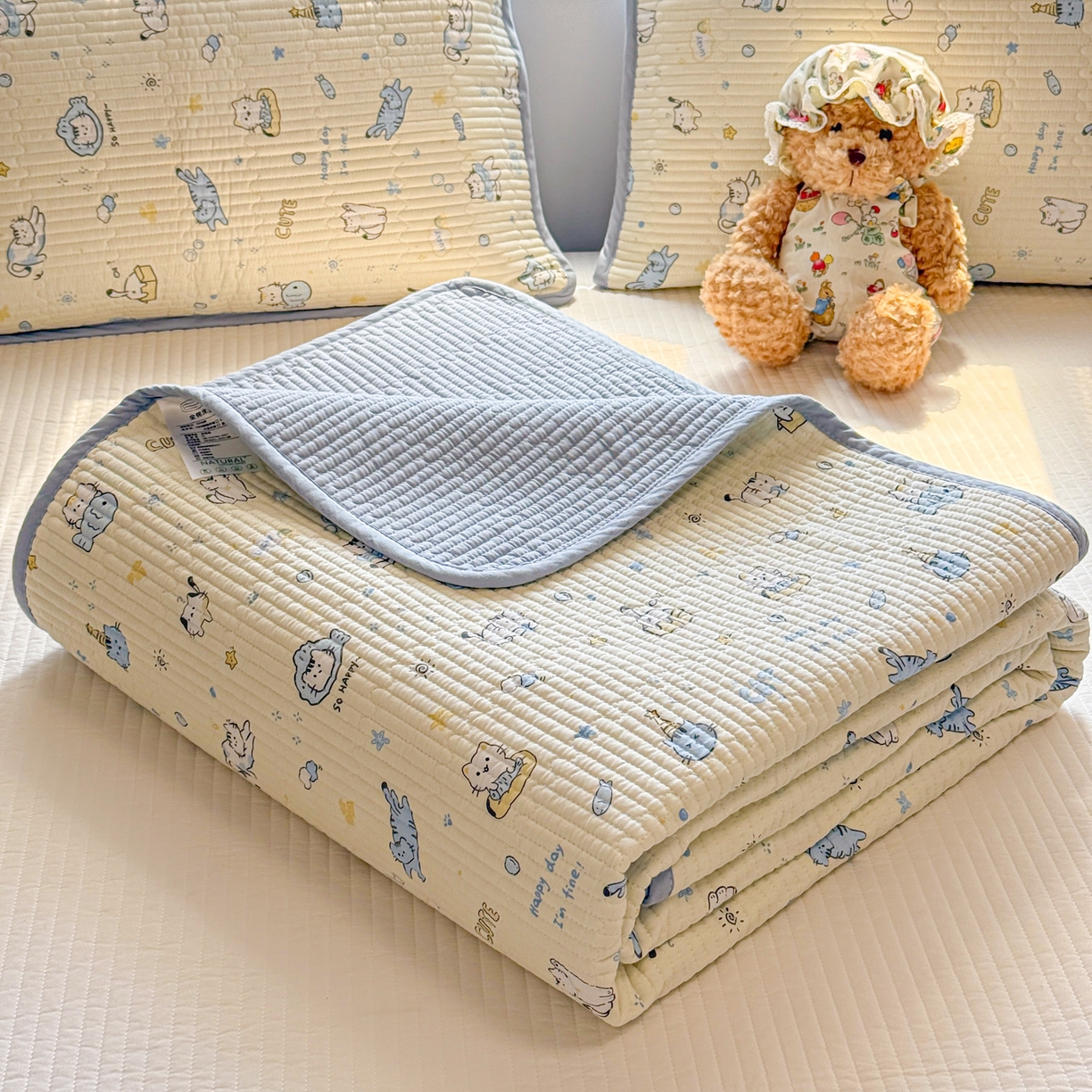 91家纺网 家纺一手货源 找家纺 雅萱家纺 2026新款双面全棉砂洗印花床盖三件套 可爱猫