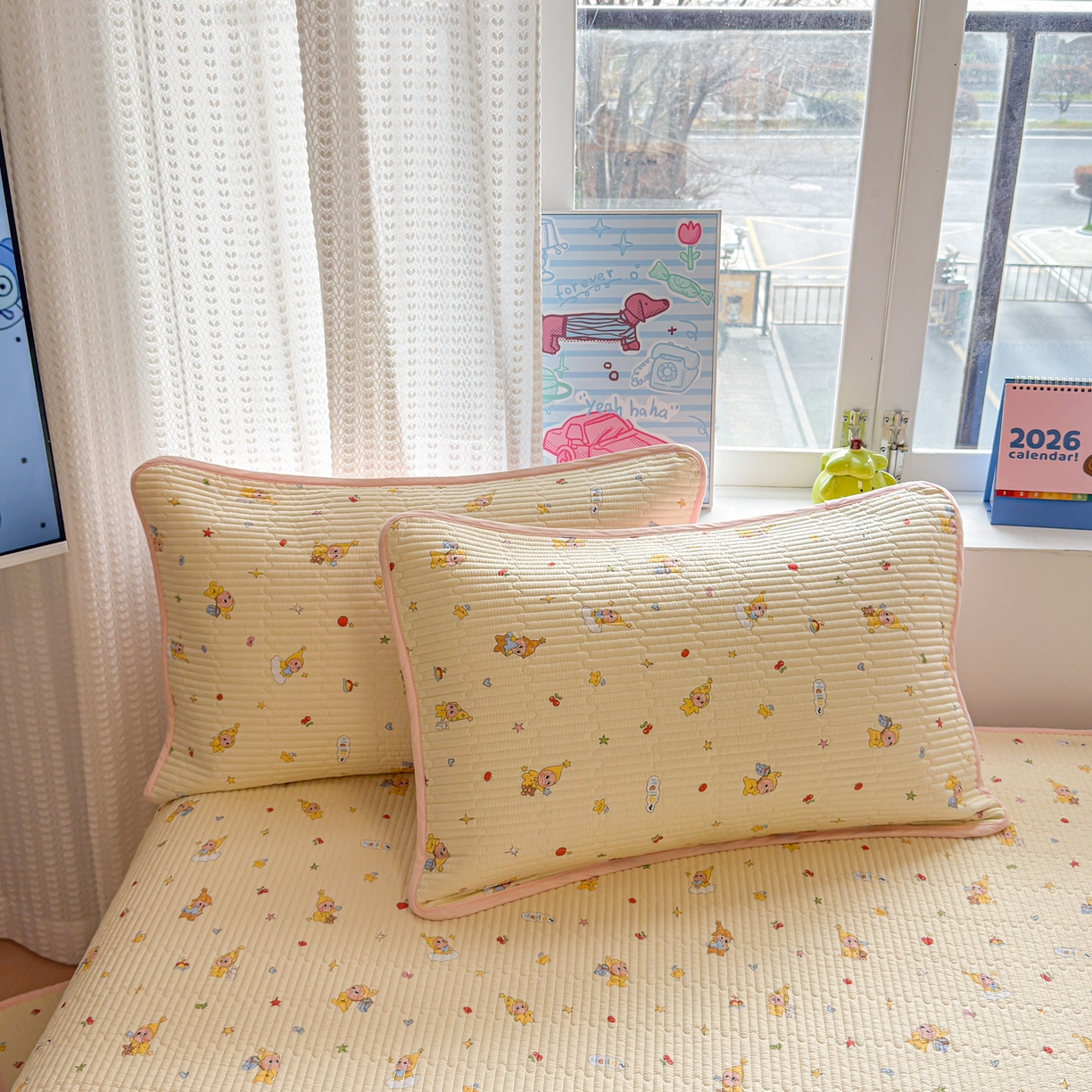 91家纺网 家纺一手货源 找家纺 雅萱家纺 2026新款双面全棉砂洗印花床盖三件套 可爱星人