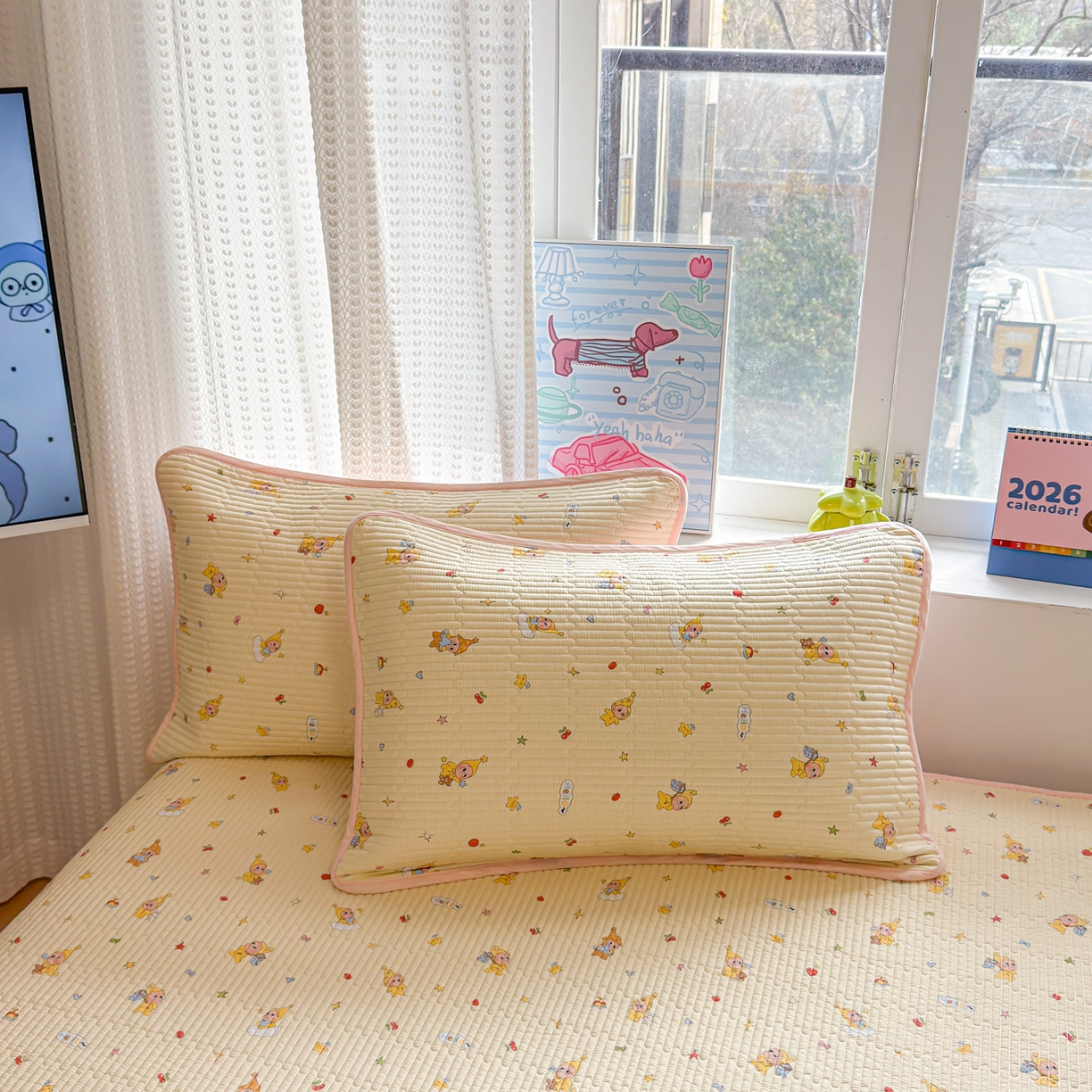 91家纺网 家纺一手货源 找家纺 雅萱家纺 2026新款双面全棉砂洗印花床盖三件套 可爱星人