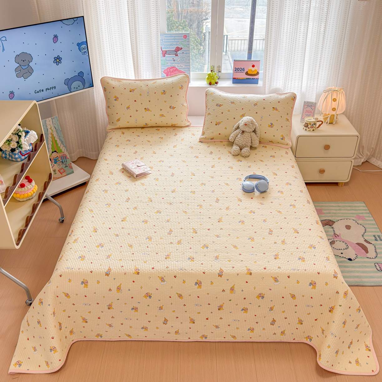 91家纺网 家纺一手货源 找家纺 雅萱家纺 2026新款双面全棉砂洗印花床盖三件套 可爱星人