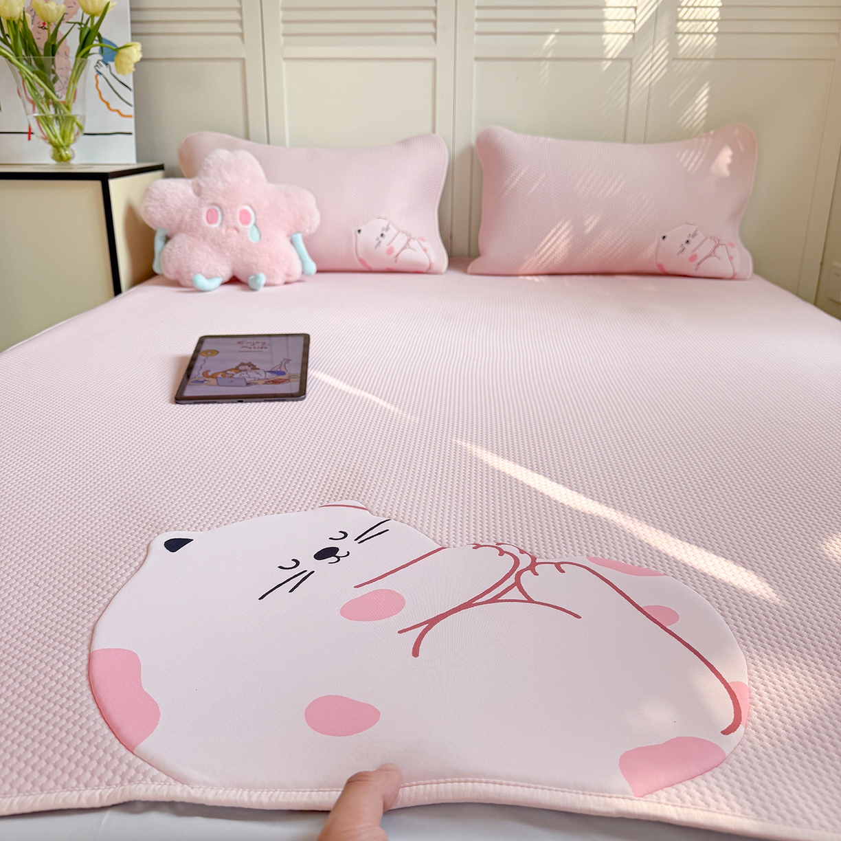 91家纺网 家纺一手货源 找家纺 （总）Sweet dreams甜梦 2026新款A类锦氨异性贴布高端豆豆凉席-场景2