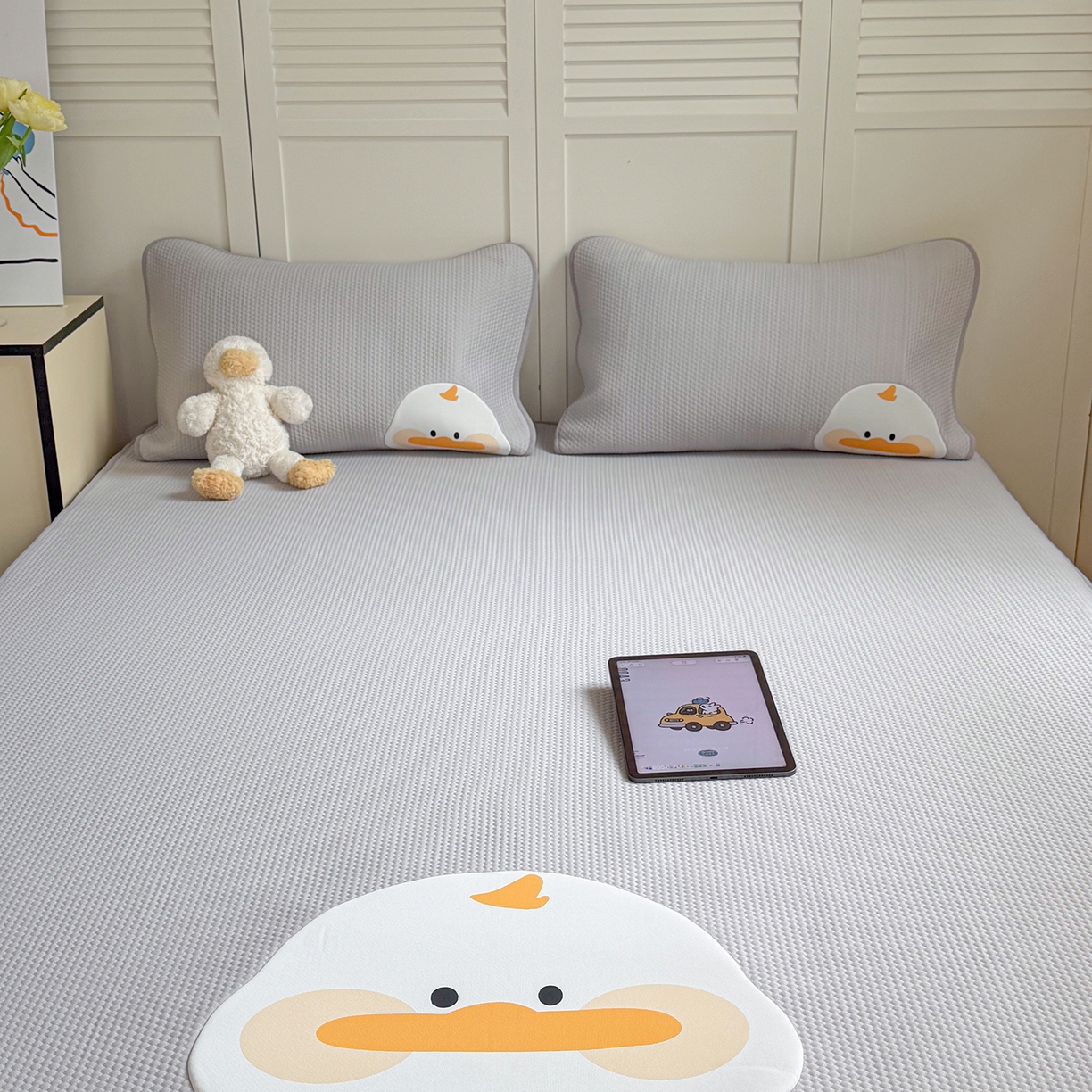 91家纺网 家纺一手货源 找家纺 Sweet dreams甜梦 2026新款A类锦氨异性贴布高端豆豆凉席-场景2 嘎嘎鸭