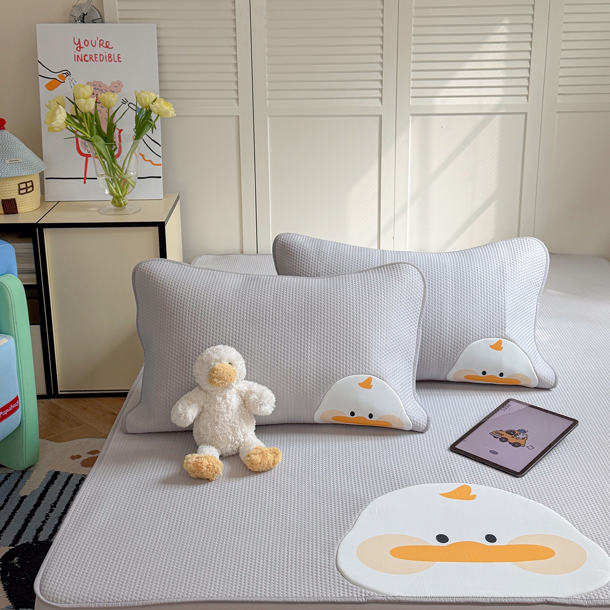 91家纺网 家纺一手货源 找家纺 Sweet dreams甜梦 2026新款A类锦氨异性贴布高端豆豆凉席-场景2 嘎嘎鸭