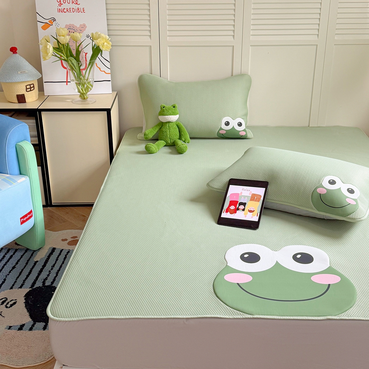 91家纺网 家纺一手货源 找家纺 Sweet dreams甜梦 2026新款A类锦氨异性贴布高端豆豆凉席-场景2 哈哈蛙