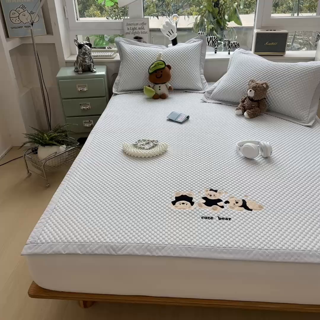 91家纺网 家纺一手货源 找家纺 （总）孩子王家纺 2026新款A类卡通3D冰豆豆凉席三件套凉感值过0.21夏天刺绣冰丝席可机洗儿童