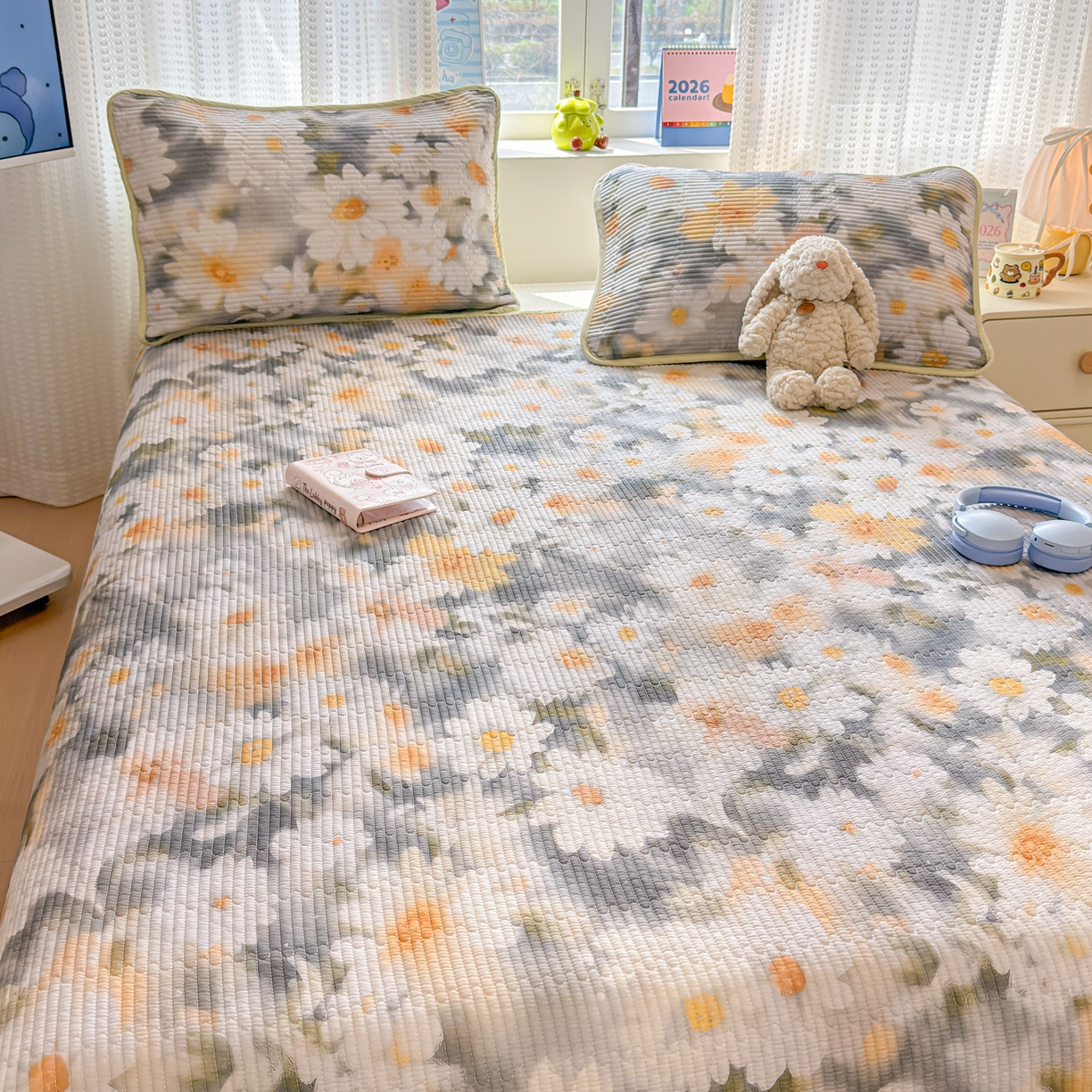 91家纺网 家纺一手货源 找家纺 雅萱家纺 2026新款双面全棉砂洗印花床盖三件套 墨染秋菊