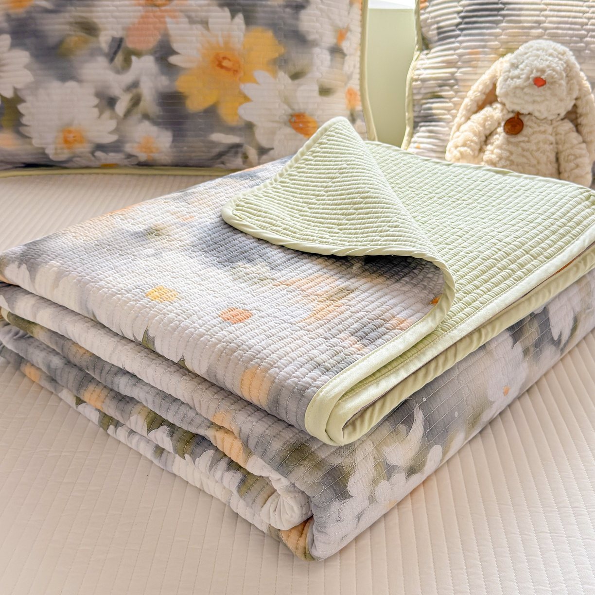 91家纺网 家纺一手货源 找家纺 雅萱家纺 2026新款双面全棉砂洗印花床盖三件套 墨染秋菊