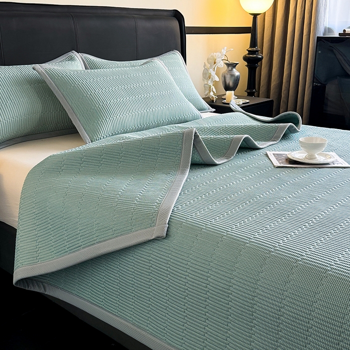 91家纺网 家纺一手货源 找家纺 （总）卡罗兰 2026新款碳光冰丝凉席双面可用冰丝凉席床盖单件  三件套