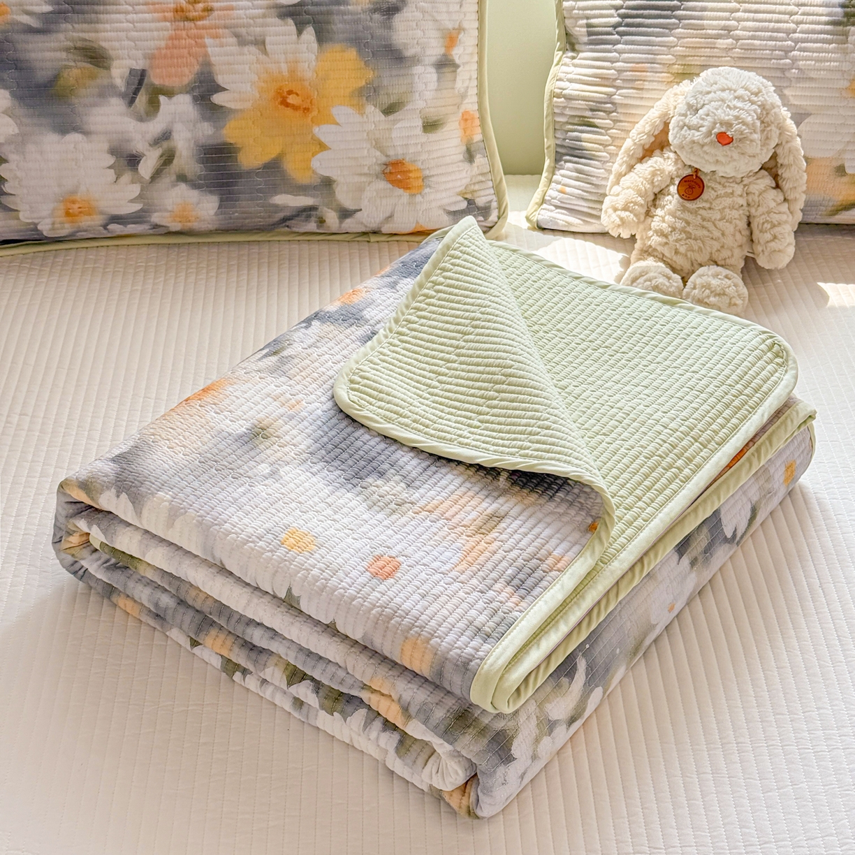 91家纺网 家纺一手货源 找家纺 雅萱家纺 2026新款双面全棉砂洗印花床盖三件套 墨染秋菊