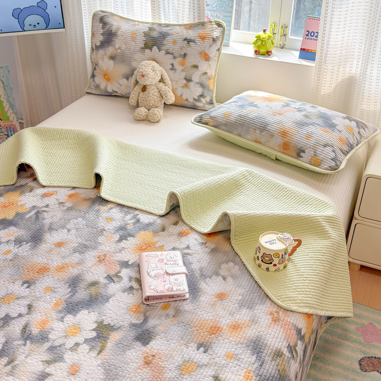 91家纺网 家纺一手货源 找家纺 雅萱家纺 2026新款双面全棉砂洗印花床盖三件套 墨染秋菊