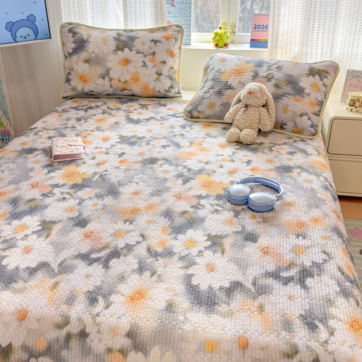 91家纺网 家纺一手货源 找家纺 雅萱家纺 2026新款双面全棉砂洗印花床盖三件套 墨染秋菊