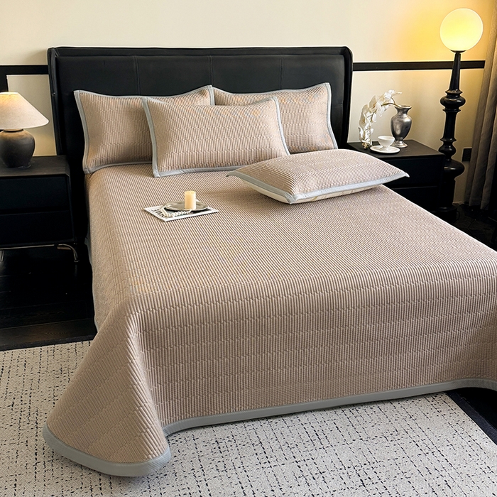 91家纺网 家纺一手货源 找家纺 卡罗兰 2026新款碳光冰丝凉席双面可用冰丝凉席床盖单件  三件套 子衿-浅咖