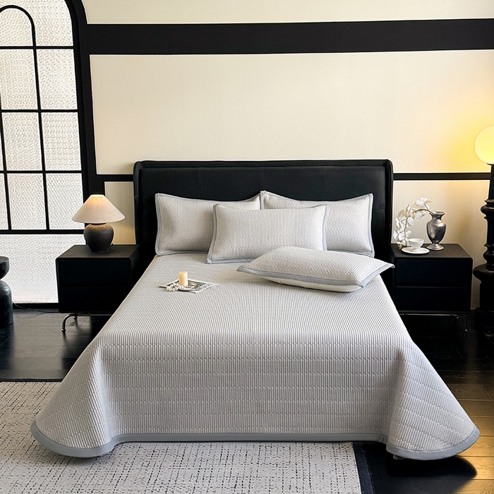 91家纺网 家纺一手货源 找家纺 卡罗兰 2026新款碳光冰丝凉席双面可用冰丝凉席床盖单件  三件套 子衿-浅灰