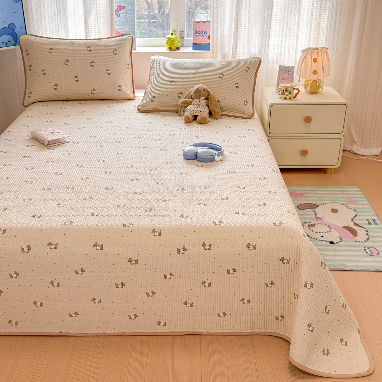 91家纺网 家纺一手货源 找家纺 雅萱家纺 2026新款双面全棉砂洗印花床盖三件套 奶咖日记