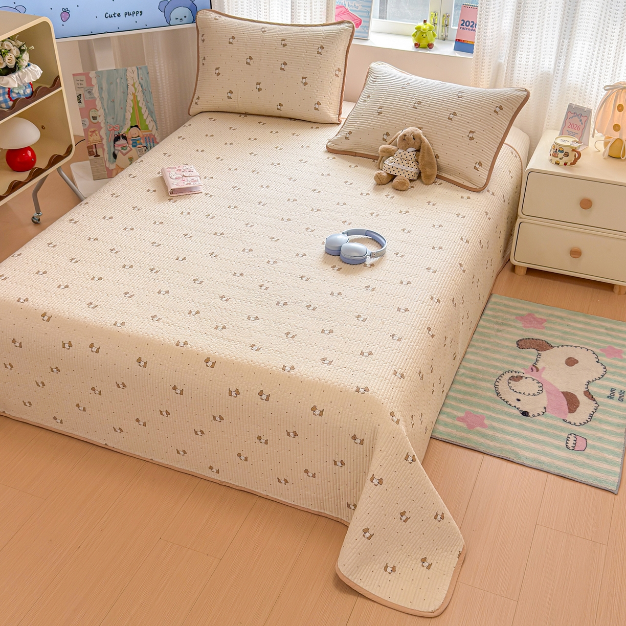 91家纺网 家纺一手货源 找家纺 雅萱家纺 2026新款双面全棉砂洗印花床盖三件套 奶咖日记