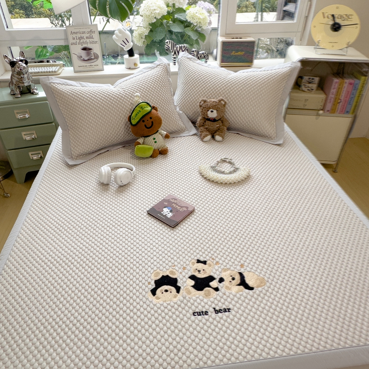 91家纺网 家纺一手货源 找家纺 孩子王家纺 2026新款A类卡通3D冰豆豆凉席三件套凉感值过0.21夏天刺绣冰丝席可机洗儿童 冰川咖-床席款