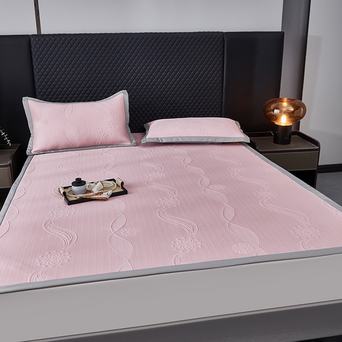 91家纺网 家纺一手货源 找家纺 库里梦家纺 2026新款轻奢高克重复合PE高分子凉席床笠三件套-芳菲 芳菲-粉色床席款