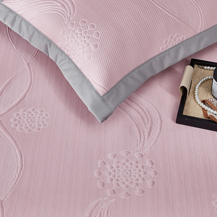 91家纺网 家纺一手货源 找家纺 库里梦家纺 2026新款轻奢高克重复合PE高分子凉席床笠三件套-芳菲 芳菲-粉色床席款