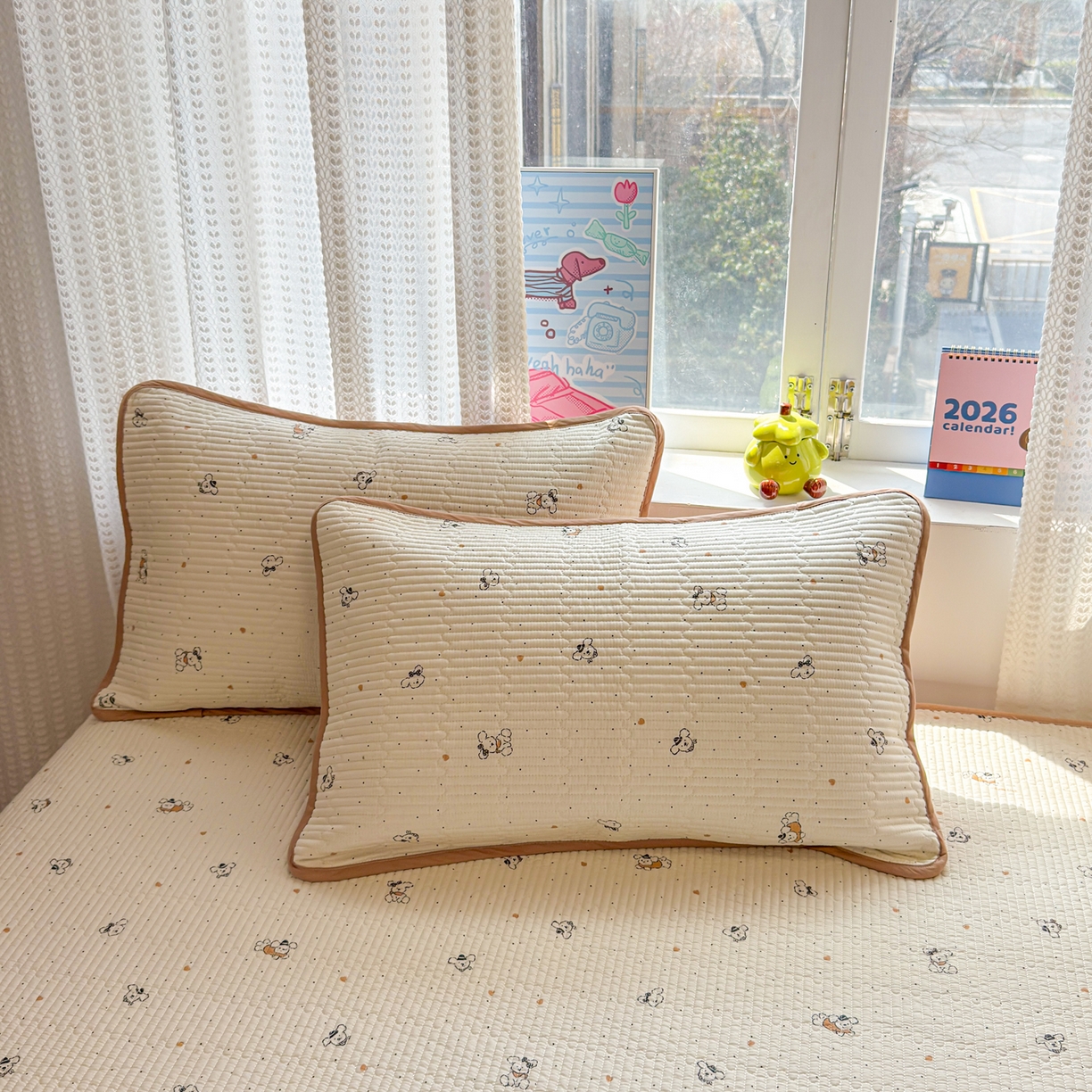 91家纺网 家纺一手货源 找家纺 雅萱家纺 2026新款双面全棉砂洗印花床盖三件套 小狗点点