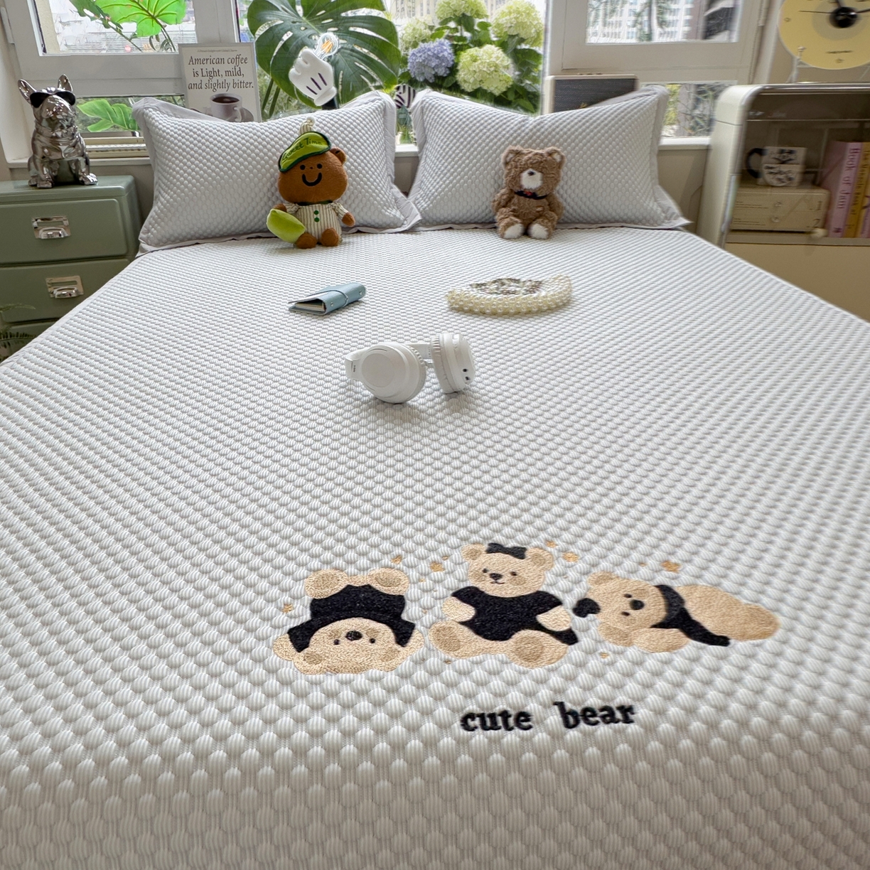 91家纺网 家纺一手货源 找家纺 孩子王家纺 2026新款A类卡通3D冰豆豆凉席三件套凉感值过0.21夏天刺绣冰丝席可机洗儿童 冰川蓝-床席款