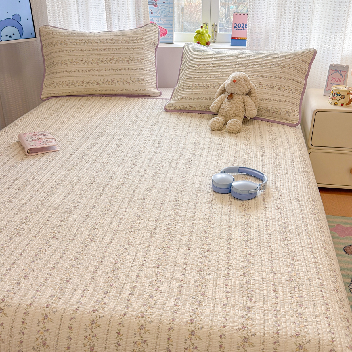 91家纺网 家纺一手货源 找家纺 雅萱家纺 2026新款双面全棉砂洗印花床盖三件套 紫蔷薇花园