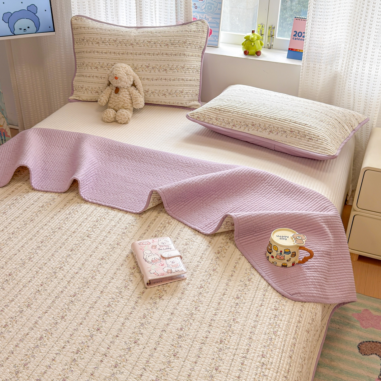 91家纺网 家纺一手货源 找家纺 雅萱家纺 2026新款双面全棉砂洗印花床盖三件套 紫蔷薇花园