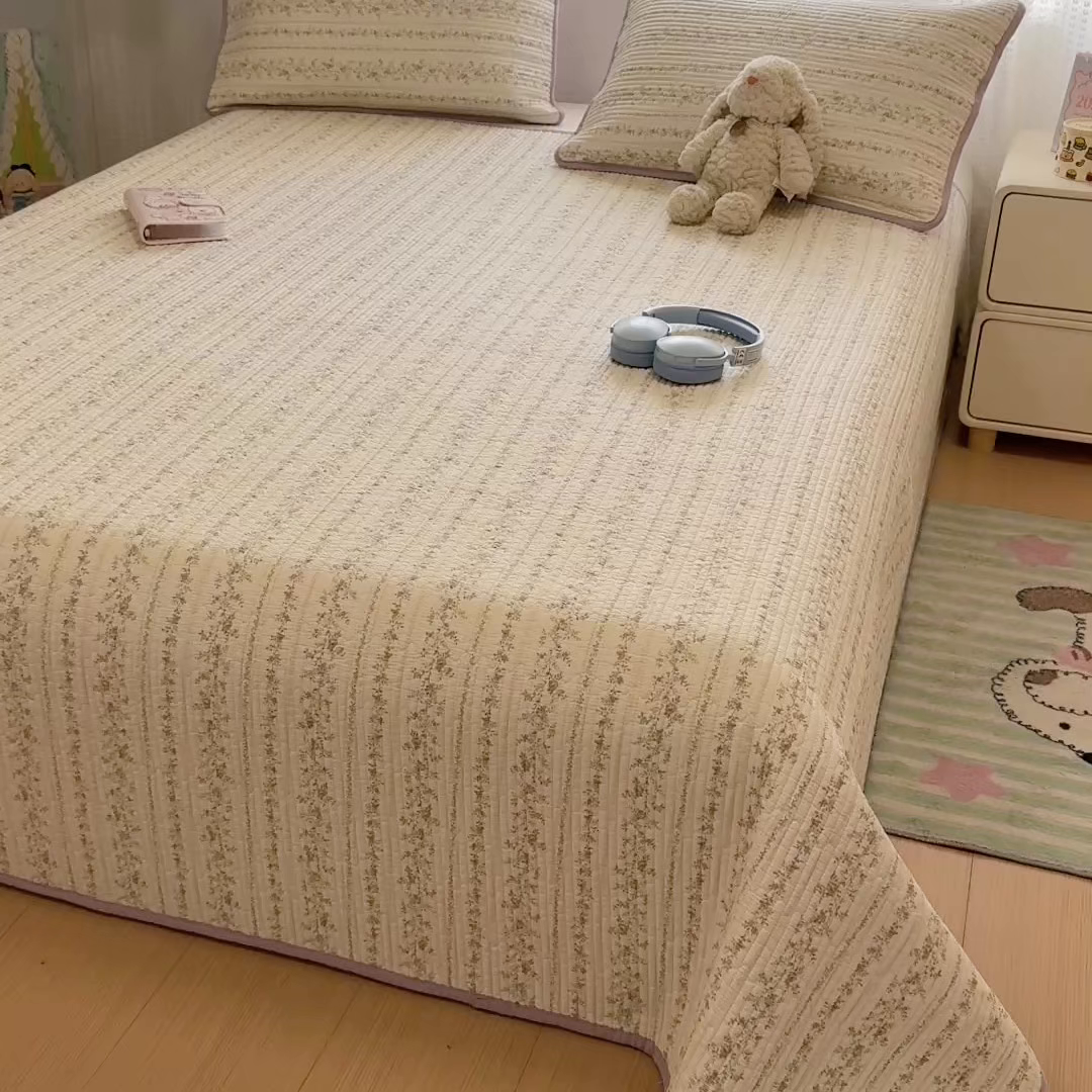 91家纺网 家纺一手货源 找家纺 雅萱家纺 2026新款双面全棉砂洗印花床盖三件套 紫蔷薇花园