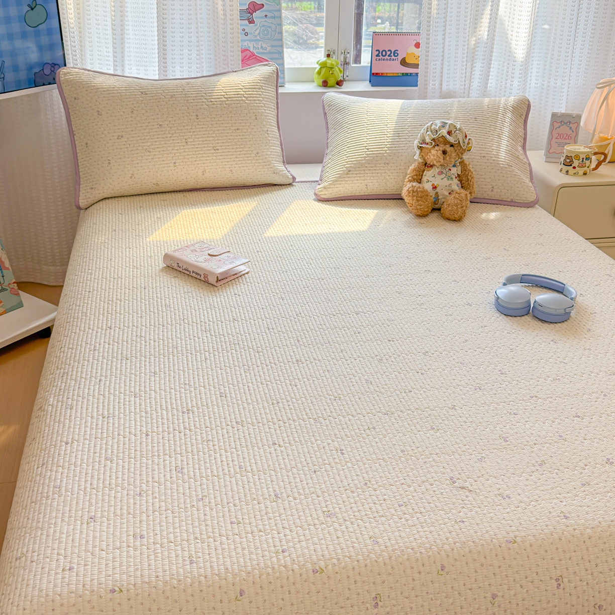 91家纺网 家纺一手货源 找家纺 雅萱家纺 2026新款双面全棉砂洗印花床盖三件套 紫色小花