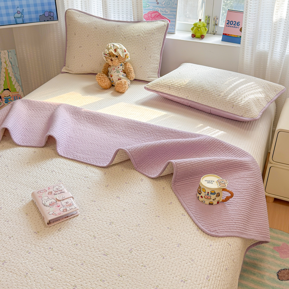 91家纺网 家纺一手货源 找家纺 雅萱家纺 2026新款双面全棉砂洗印花床盖三件套 紫色小花