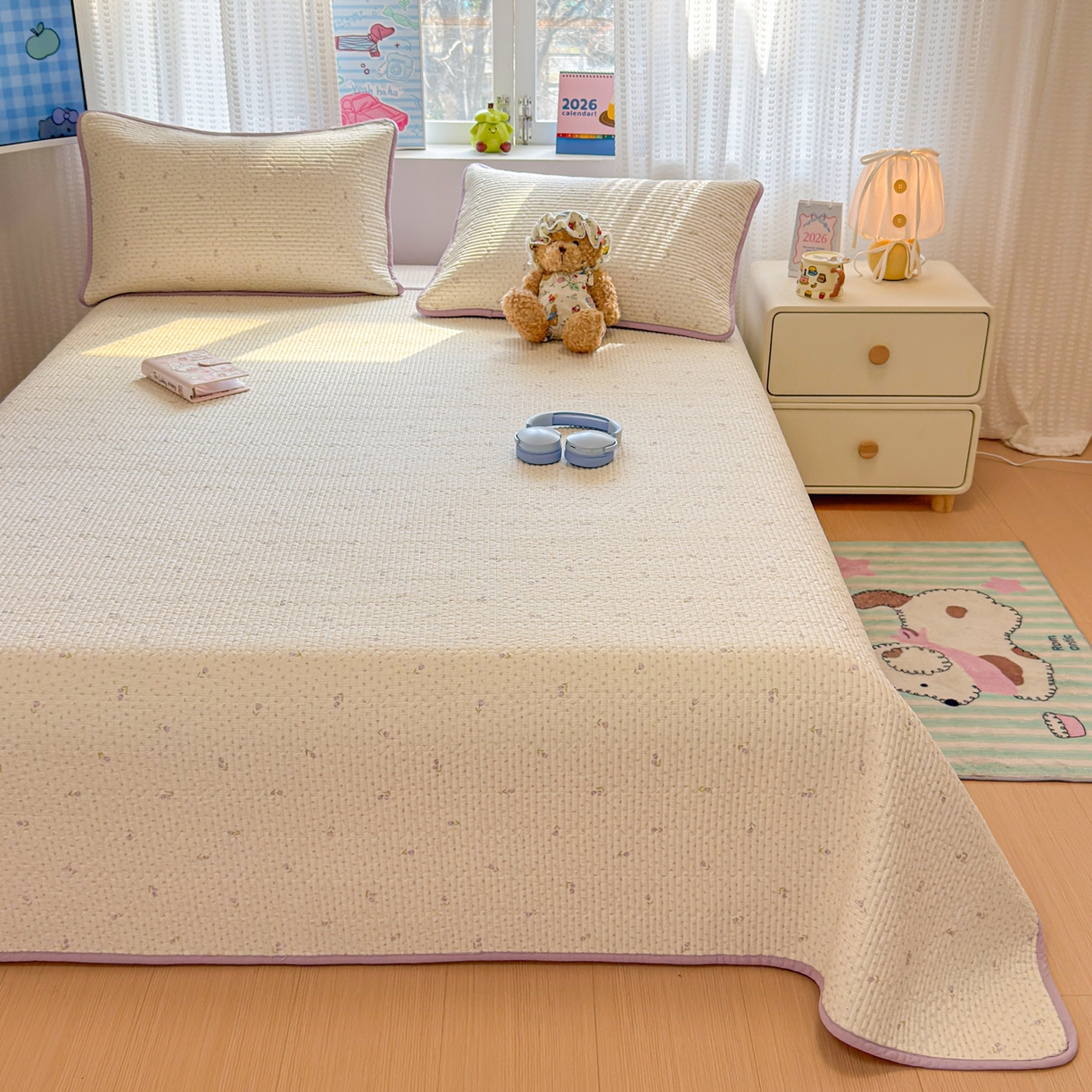 91家纺网 家纺一手货源 找家纺 雅萱家纺 2026新款双面全棉砂洗印花床盖三件套 紫色小花