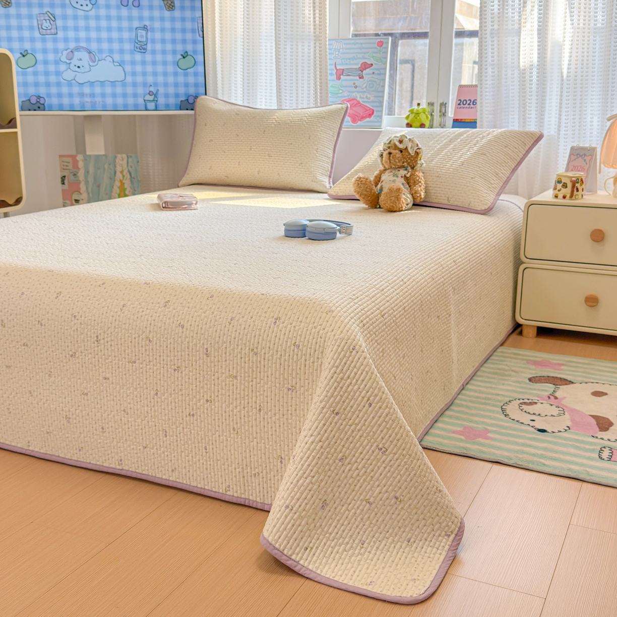 91家纺网 家纺一手货源 找家纺 雅萱家纺 2026新款双面全棉砂洗印花床盖三件套 紫色小花