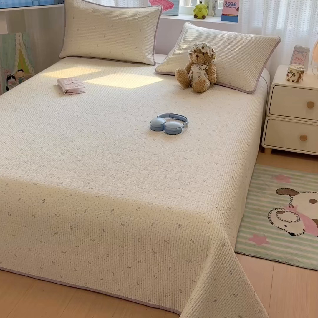 91家纺网 家纺一手货源 找家纺 雅萱家纺 2026新款双面全棉砂洗印花床盖三件套 紫色小花