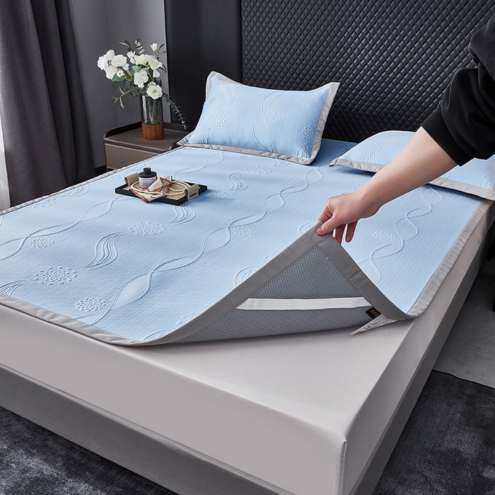 91家纺网 家纺一手货源 找家纺 库里梦家纺 2026新款轻奢高克重复合PE高分子凉席床笠三件套-芳菲 芳菲-蓝色床席款