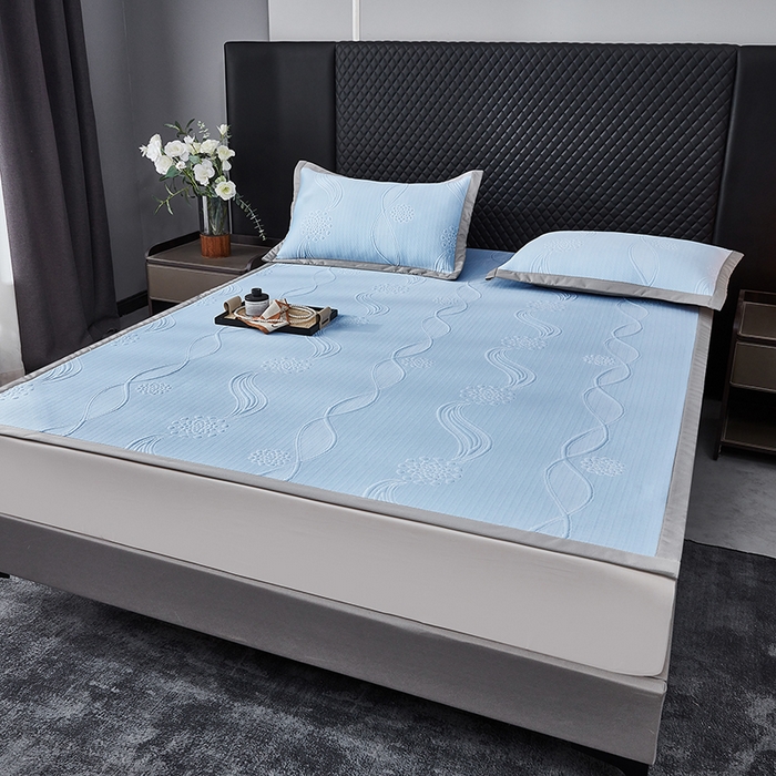 91家纺网 家纺一手货源 找家纺 库里梦家纺 2026新款轻奢高克重复合PE高分子凉席床笠三件套-芳菲 芳菲-蓝色床席款