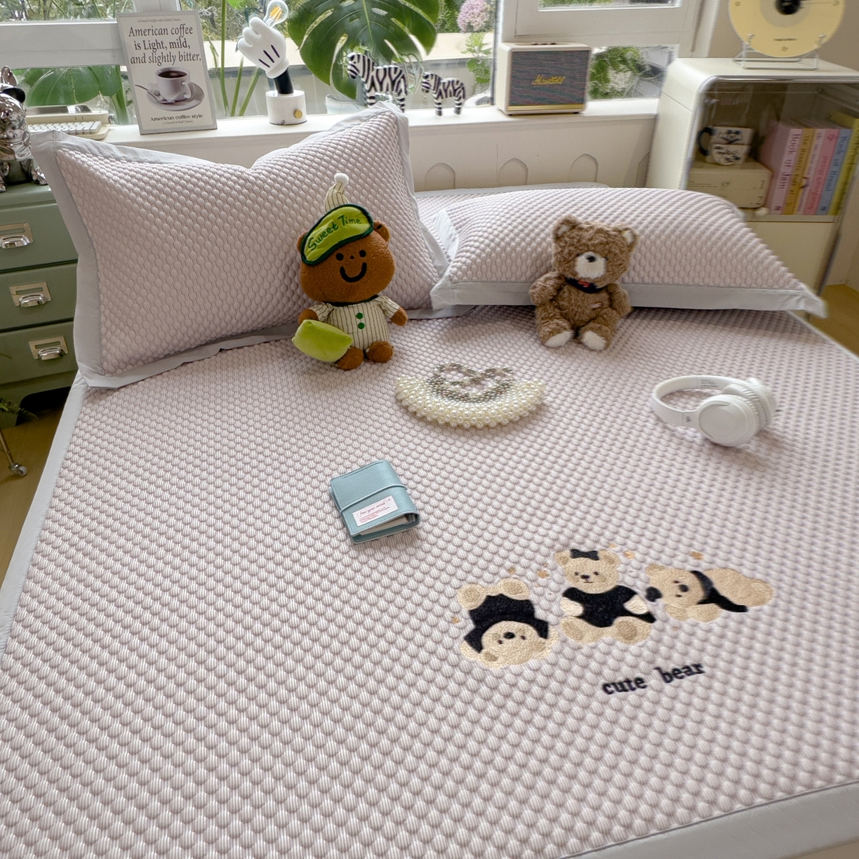 91家纺网 家纺一手货源 找家纺 孩子王家纺 2026新款A类卡通3D冰豆豆凉席三件套凉感值过0.21夏天刺绣冰丝席可机洗儿童 冰晶紫-床席款