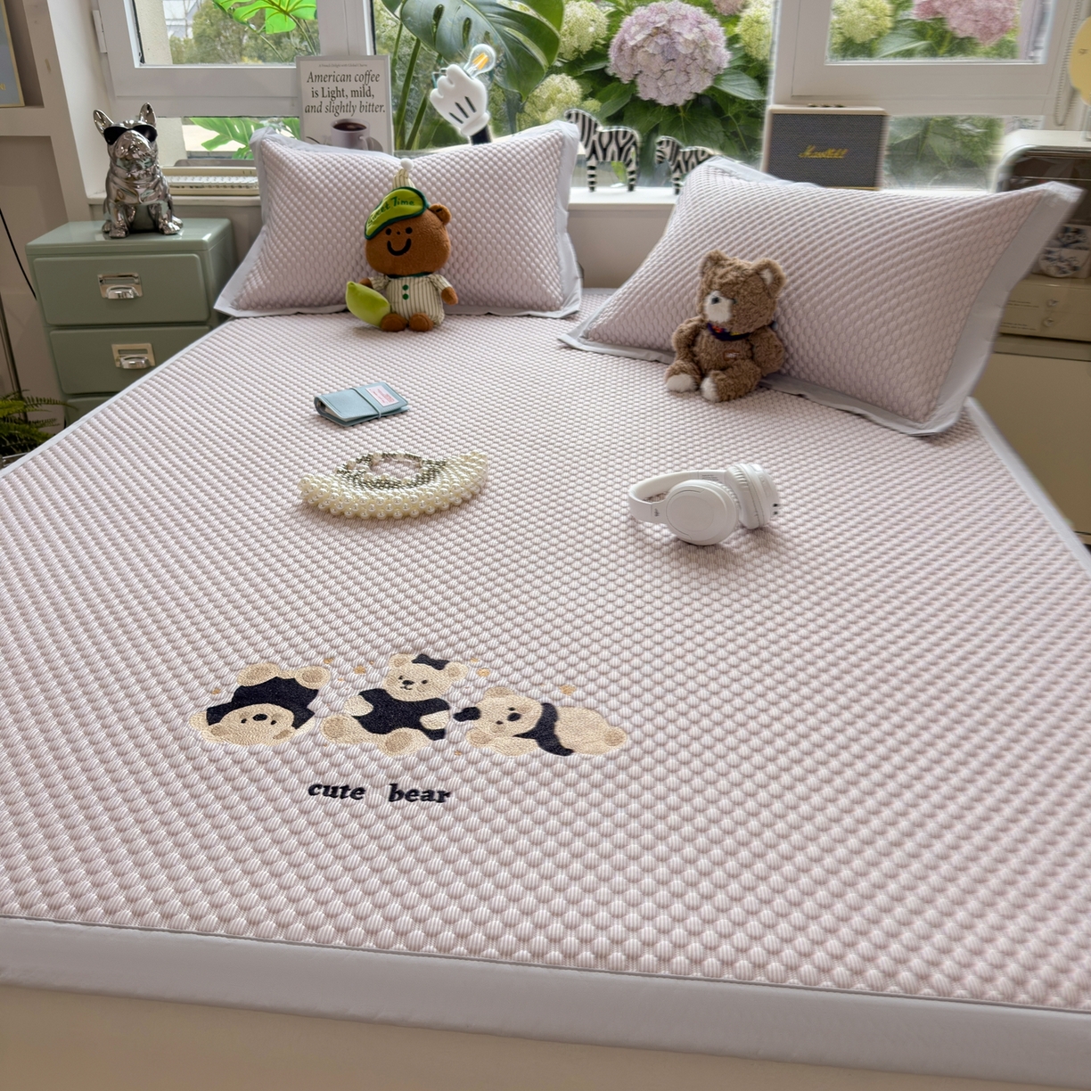 91家纺网 家纺一手货源 找家纺 孩子王家纺 2026新款A类卡通3D冰豆豆凉席三件套凉感值过0.21夏天刺绣冰丝席可机洗儿童 冰晶紫-床席款