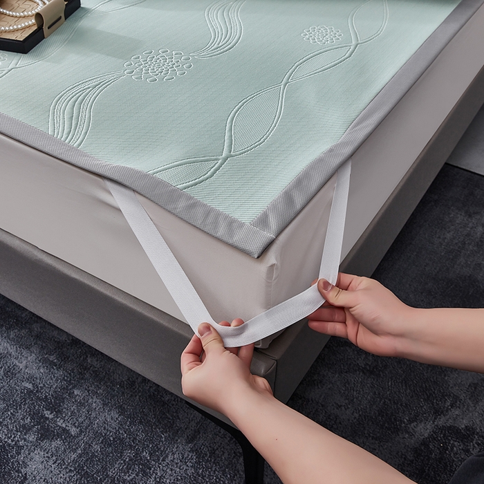 91家纺网 家纺一手货源 找家纺 库里梦家纺 2026新款轻奢高克重复合PE高分子凉席床笠三件套-芳菲 芳菲-绿色床席款